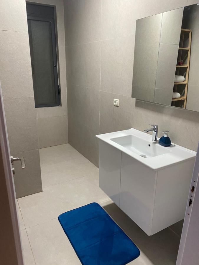 Cheerful 2-Bedroom Apartment In Golem Golem  Luaran gambar