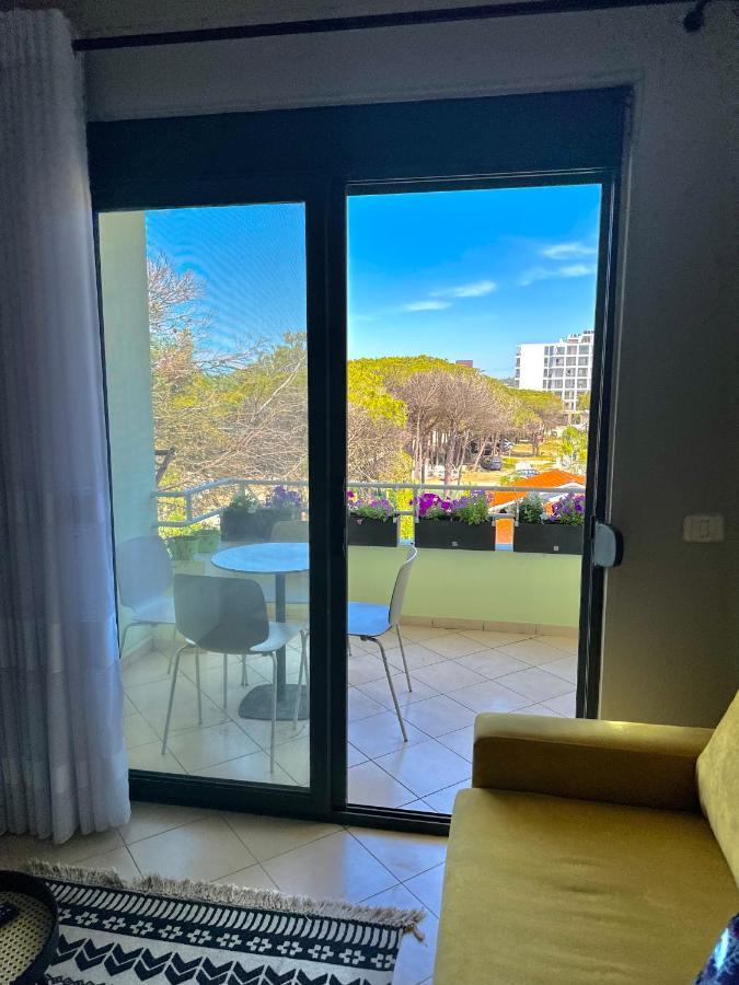 Cheerful 2-Bedroom Apartment In Golem Golem  Luaran gambar